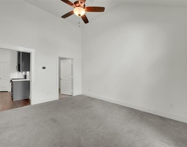 2717 Garden Gate Lane - Photo Thumbnail 13