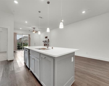 2717 Garden Gate Lane - Photo Thumbnail 11