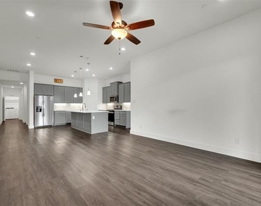 2717 Garden Gate Lane - Photo Thumbnail 6