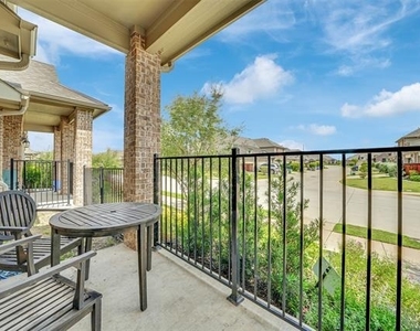 2717 Garden Gate Lane - Photo Thumbnail 4