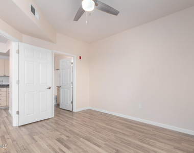 18416 N Cave Creek Road - Photo Thumbnail 13