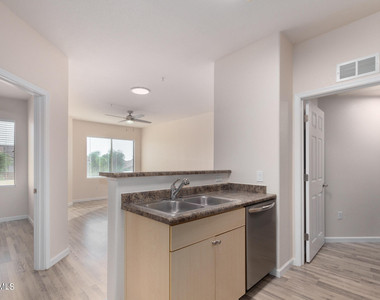 18416 N Cave Creek Road - Photo Thumbnail 10