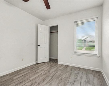 1417 Stillmeadow Drive - Photo Thumbnail 13