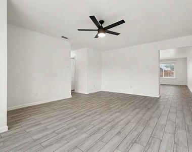 1417 Stillmeadow Drive - Photo Thumbnail 4