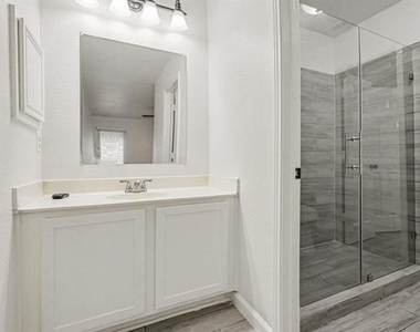 1417 Stillmeadow Drive - Photo Thumbnail 17