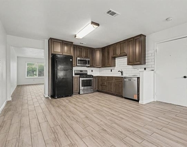 1417 Stillmeadow Drive - Photo Thumbnail 5