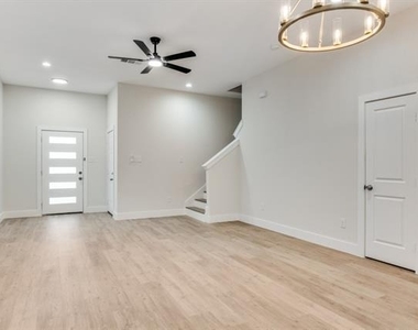 837 Stamps Avenue - Photo Thumbnail 1
