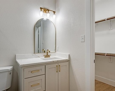 837 Stamps Avenue - Photo Thumbnail 6