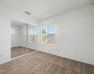 4432 E Meadow Drive - Photo Thumbnail 26