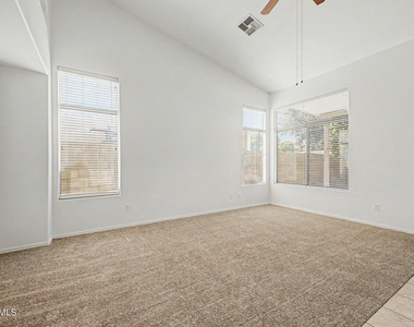 4432 E Meadow Drive - Photo Thumbnail 8