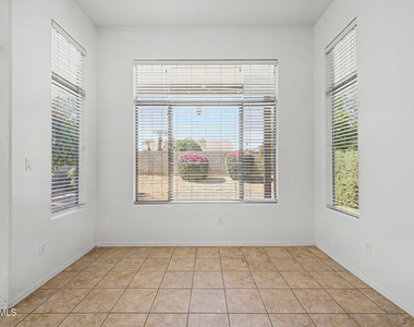 4432 E Meadow Drive - Photo Thumbnail 11