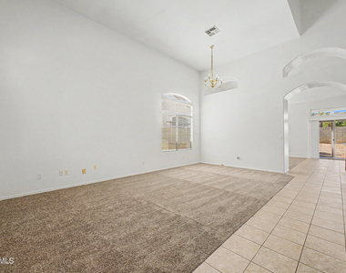 4432 E Meadow Drive - Photo Thumbnail 6