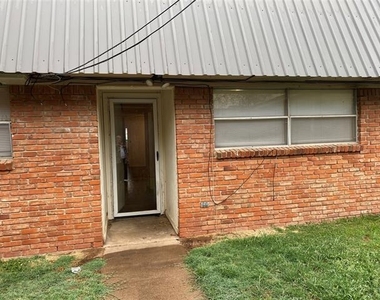 3341 S 27th Street - Photo Thumbnail 11
