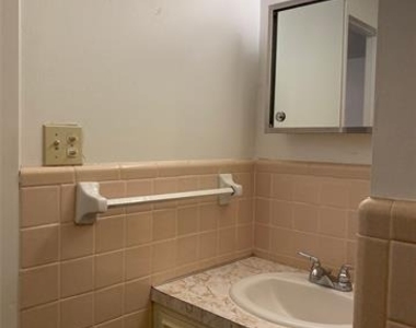 3341 S 27th Street - Photo Thumbnail 8
