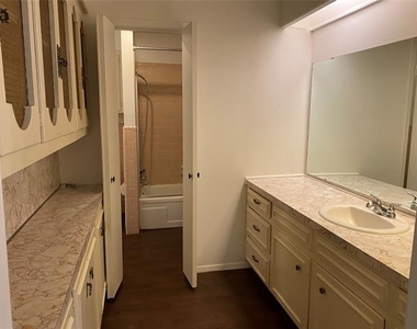 3341 S 27th Street - Photo Thumbnail 6