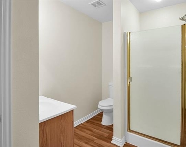 5711 Arlington Park Drive - Photo Thumbnail 13