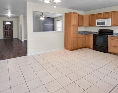 5711 Arlington Park Drive - Photo Thumbnail 6