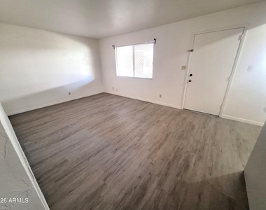 36 W Pasadena Avenue - Photo Thumbnail 2