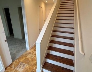 1600 N Haskell Avenue - Photo Thumbnail 2