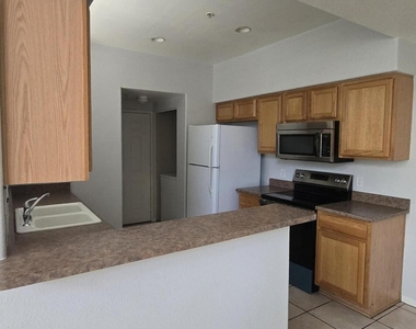 1445 E Broadway Road - Photo Thumbnail 9