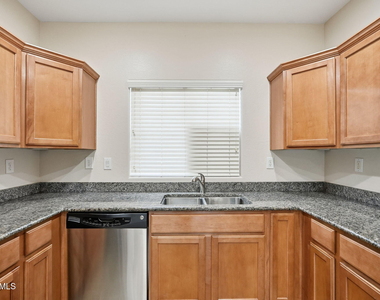 3640 W Muirfield Court - Photo Thumbnail 9