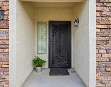 3640 W Muirfield Court - Photo Thumbnail 2