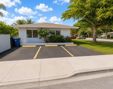 824 Ne 16th Street - Photo Thumbnail 6