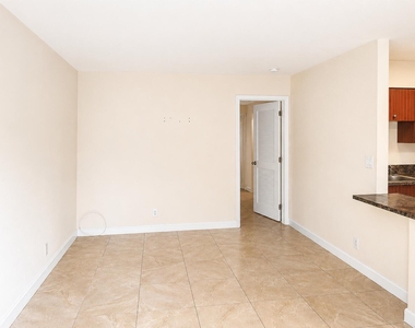 824 Ne 16th Street - Photo Thumbnail 2