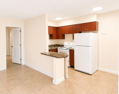 824 Ne 16th Street - Photo Thumbnail 1