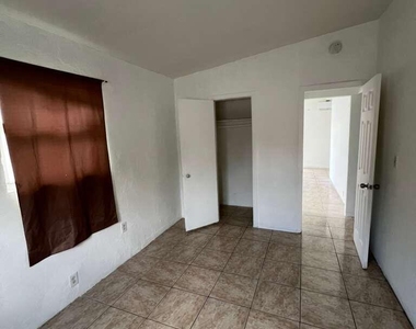 1524 Nw 42nd Street - Photo Thumbnail 6