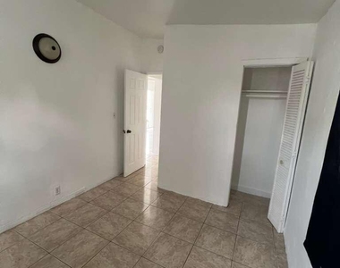 1524 Nw 42nd Street - Photo Thumbnail 7