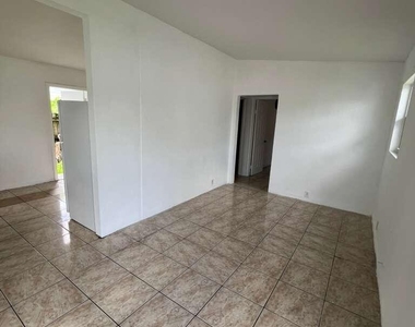 1524 Nw 42nd Street - Photo Thumbnail 8