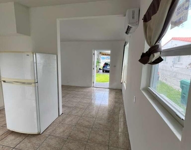 1524 Nw 42nd Street - Photo Thumbnail 1