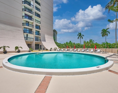 2425 Presidential Way - Photo Thumbnail 27