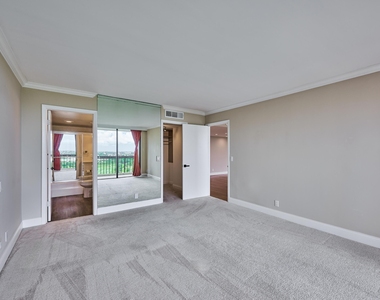 2425 Presidential Way - Photo Thumbnail 24