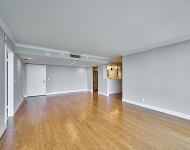 2425 Presidential Way - Photo Thumbnail 14