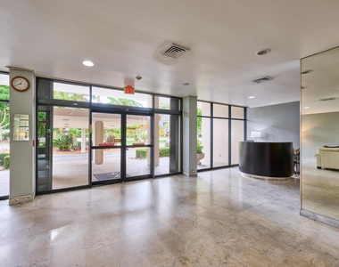 2425 Presidential Way - Photo Thumbnail 33