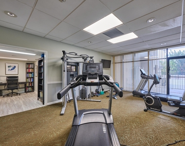 2425 Presidential Way - Photo Thumbnail 31