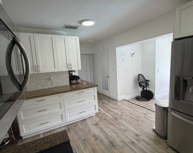 2635 Liberty Street - Photo Thumbnail 5
