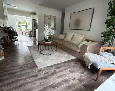2635 Liberty Street - Photo Thumbnail 4