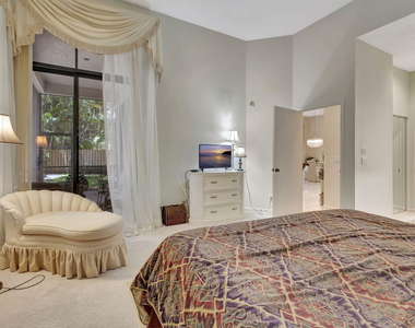 4528 Barclay Fair Way - Photo Thumbnail 13