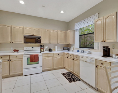 4528 Barclay Fair Way - Photo Thumbnail 9