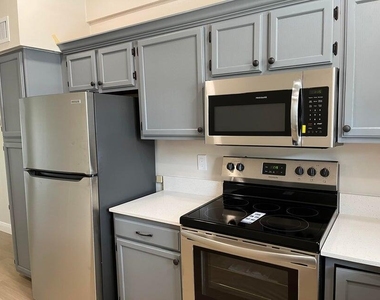 315 Palmwood Place - Photo Thumbnail 5