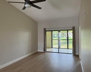 315 Palmwood Place - Photo Thumbnail 2