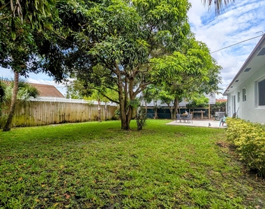 1719 15th Avenue N - Photo Thumbnail 37