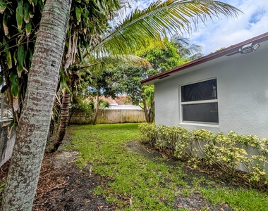 1719 15th Avenue N - Photo Thumbnail 38