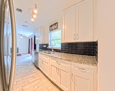 1719 15th Avenue N - Photo Thumbnail 12