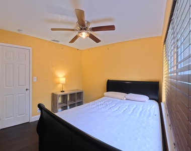 1719 15th Avenue N - Photo Thumbnail 20
