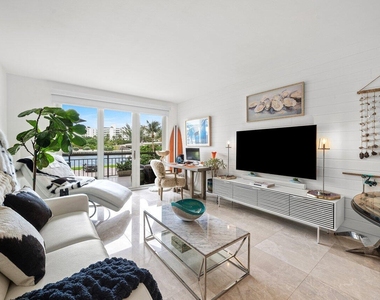 901 E Camino Real - Photo Thumbnail 9