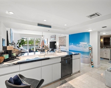 901 E Camino Real - Photo Thumbnail 7